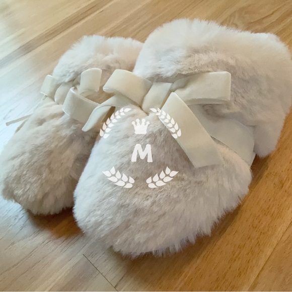 Auden Women’s Faux Fur Slippers with Bows Size: M 7/8 White/Arbor - Picture 9 of 9
